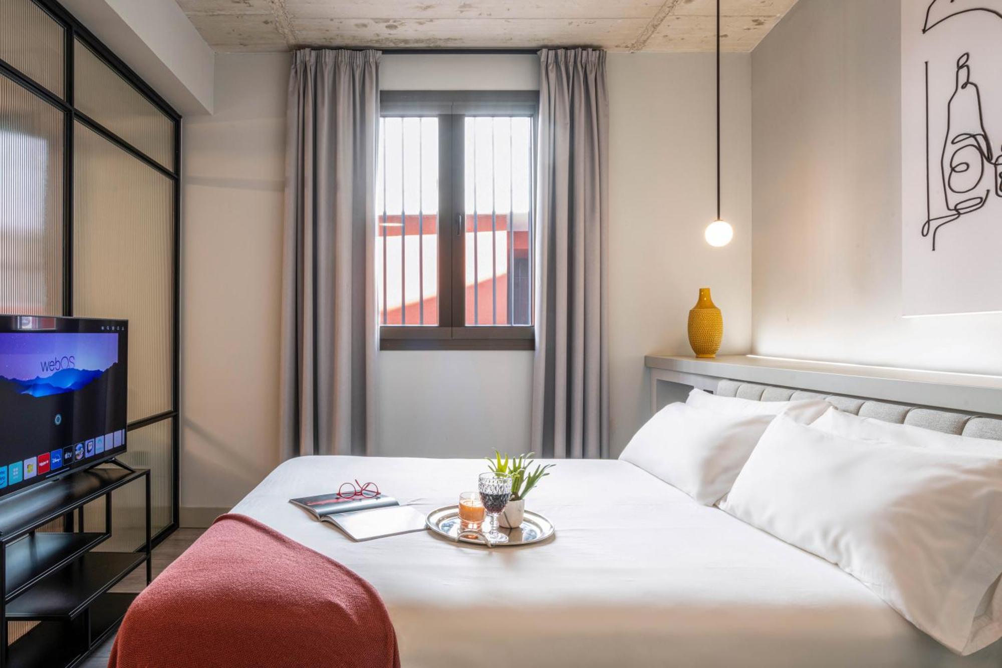 Coeo Parras Design Apartments Малага Номер фото